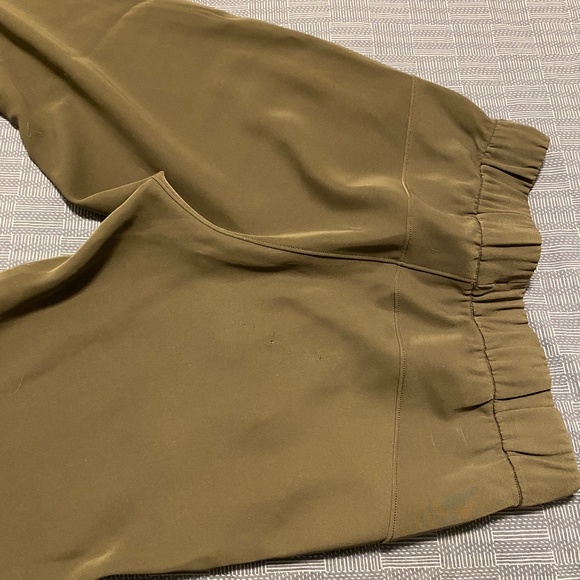 Olive Lululemon On The Fly Pants Sz4 - Picture 5 of 6